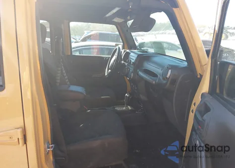 2014 Jeep Wrangler Unlimited Sport from USA, damaged, VIN 1C4BJWDG4EL139313